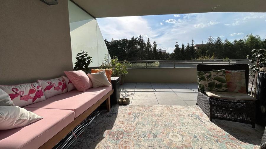 Apartament cu 4 camere decomandat, mobilat în Iancu Nicolae