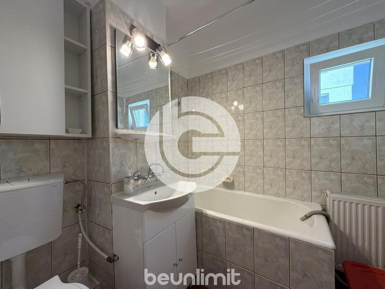 Apartament cu 3 camere decomandat, mobilat în Vasile Aaron