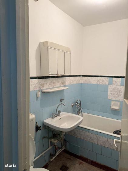 Doua camere semidecomandat - 9