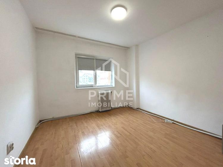 Apartament cu 3 camere decomandat în Cetate