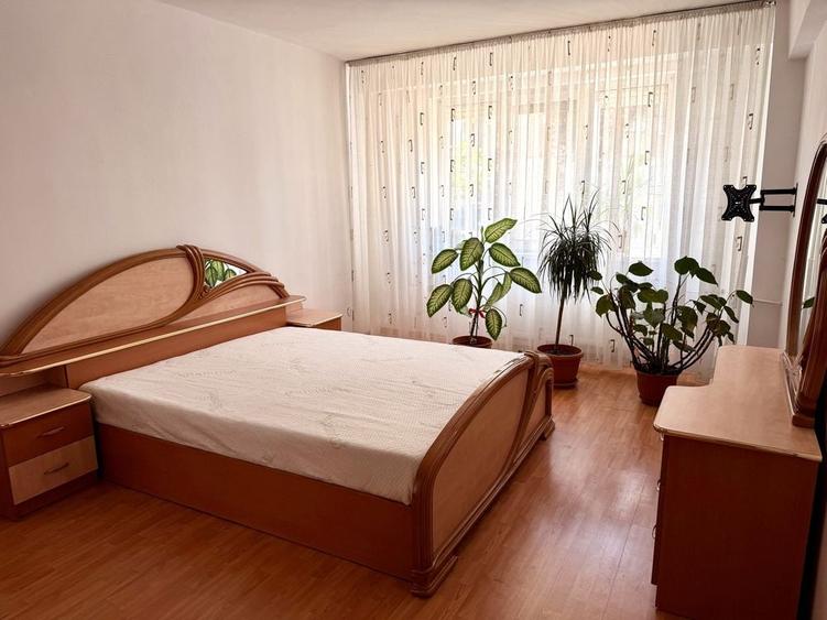 Apartament cu 3 camere decomandat în Decebal