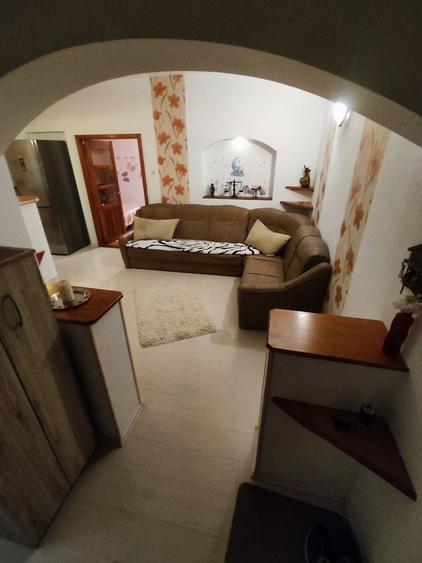 Apartament cu 2 camere semidecomandat în Mărăști