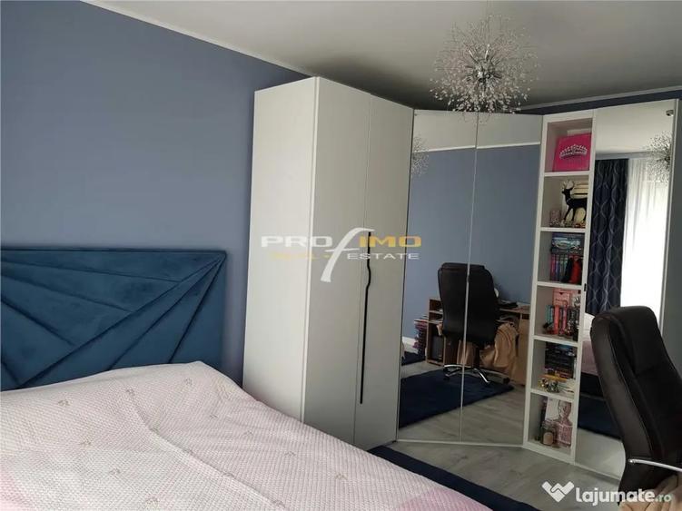 Apartament cu 3 camere decomandat în Carrefour