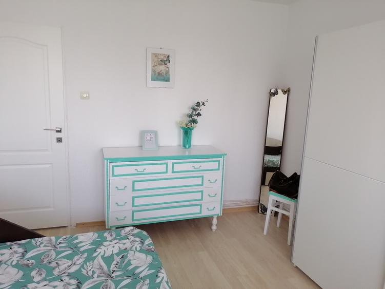 Apartament cu 2 camere decomandat în Micro 20