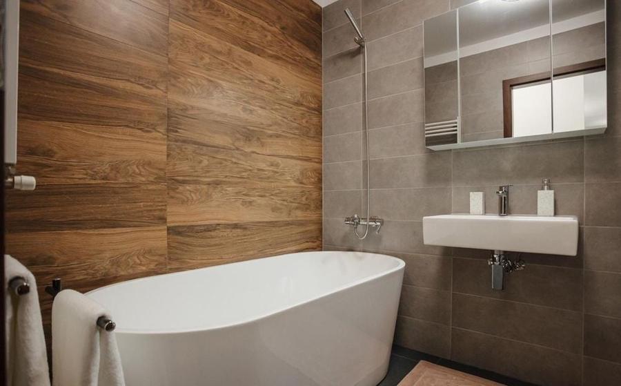Apartament cu 3 camere semidecomandat, mobilat în Gheorgheni