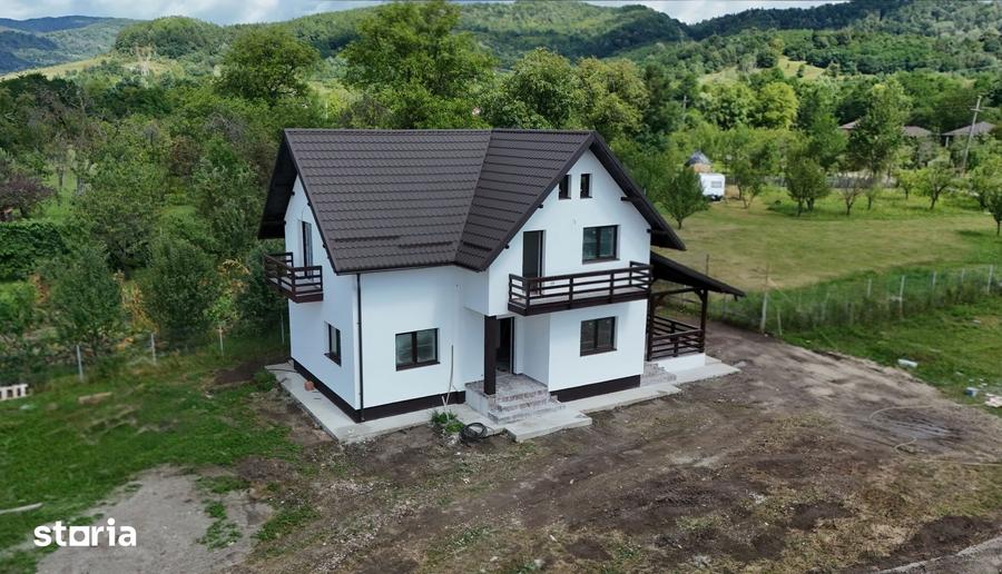 Casă cu 4 camere cu Teren 575 Mp în Brebu