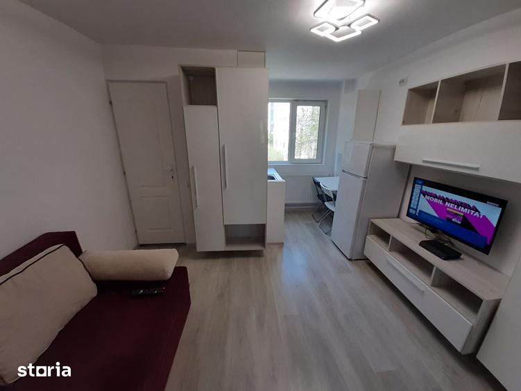 Garsonieră în Titan