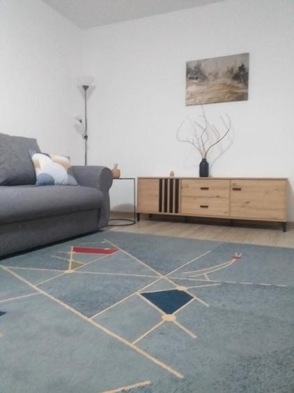 Garsonieră decomandată în Mioriței