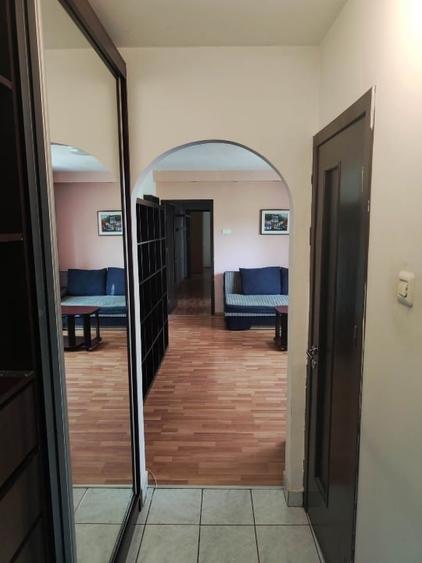Apartament cu 3 camere semidecomandat, mobilat în Gorjului