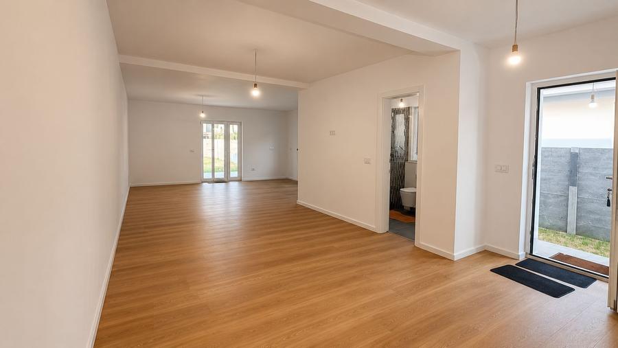 Duplex cu 3 camere cu Canalizare în Șag