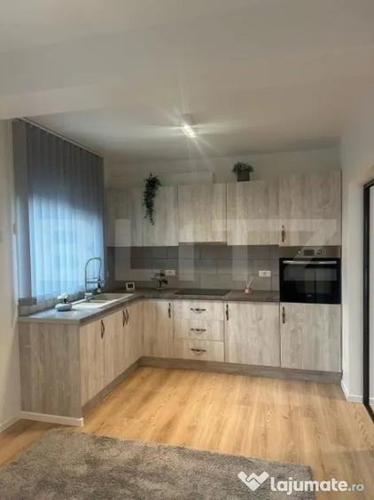 Casă cu 5 camere cu Teren 1600 Mp în Central