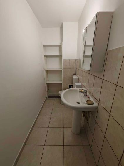 Apartament cu 3 camere semidecomandat în Alexandru Obregia