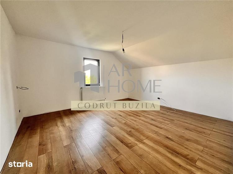 Casă cu 7 camere cu Teren 962 Mp în Mănești