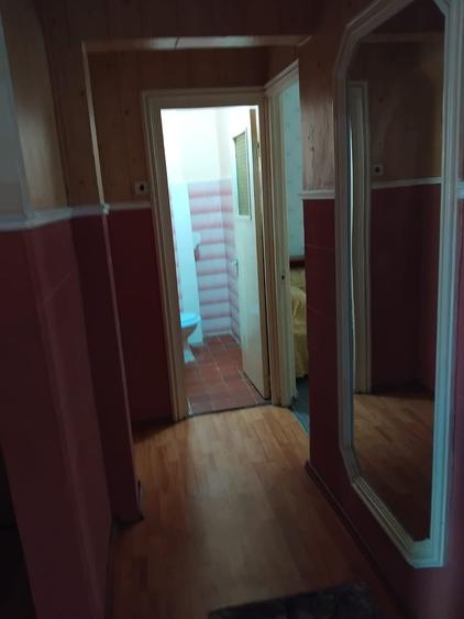 Apartament cu 4 camere decomandat în Casa de Cultură