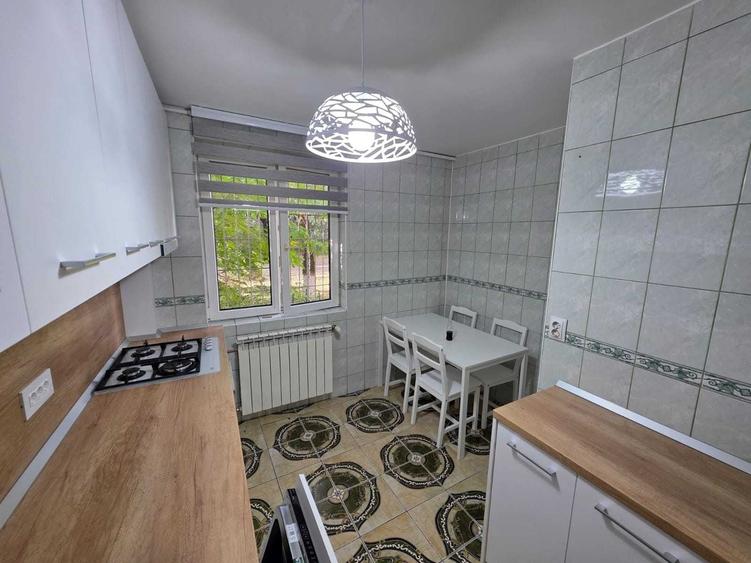 Apartament cu 3 camere decomandat în Militari