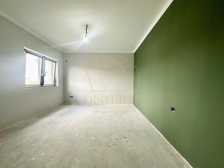 Casă individuală cu 4 camere cu Canalizare în Dumbrăvița