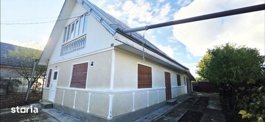 Casă cu 4 camere cu Teren 80 Mp în Letea Veche