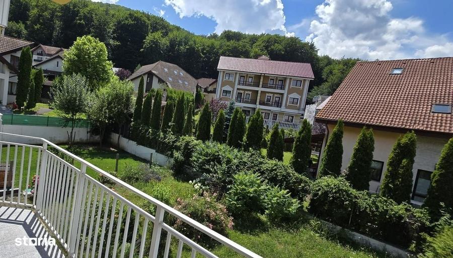 Casă cu 4 camere în Calea București