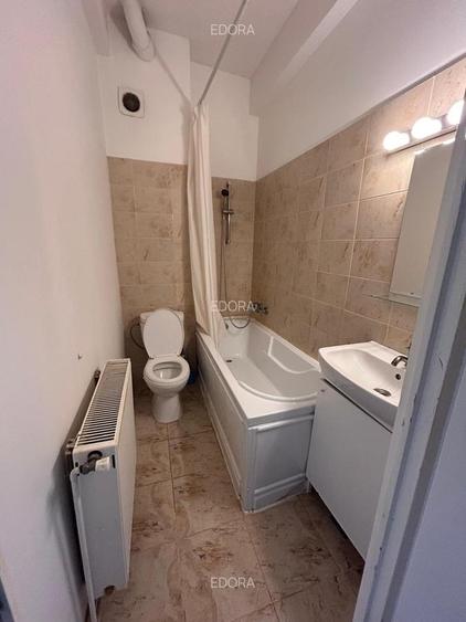 Apartament cu 2 camere decomandat în Universitate