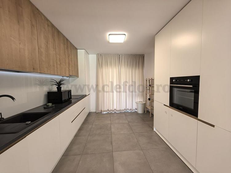 Casă cu 5 camere cu Canalizare în Pipera