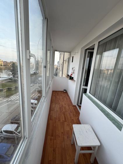 Apartament cu 2 camere decomandat în Central