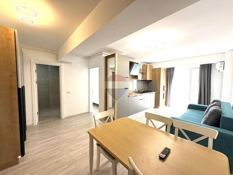 Apartament cu 2 camere semidecomandat, mobilat în Central