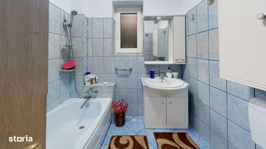 Casă cu 8 camere cu Teren 420 Mp în Nord