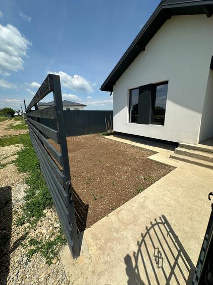 Casă individuală cu 3 camere cu Teren 250 Mp în Crevedia