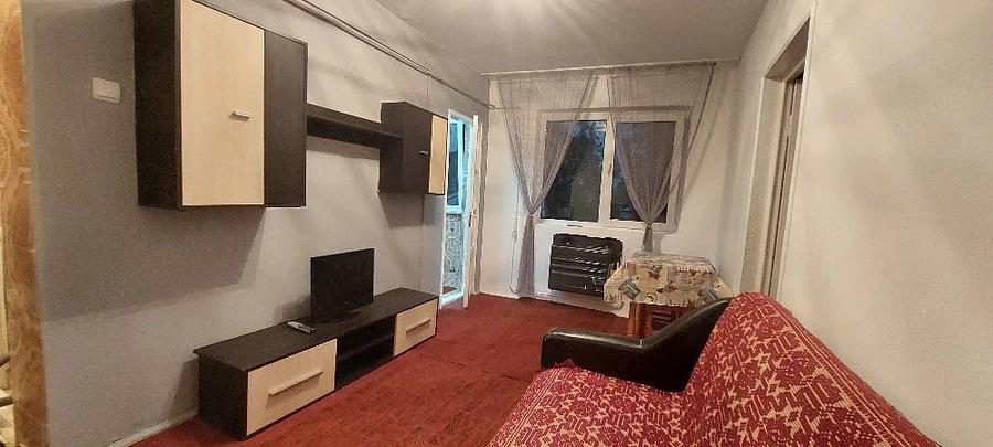 Apartament cu 2 camere semidecomandat în Obor