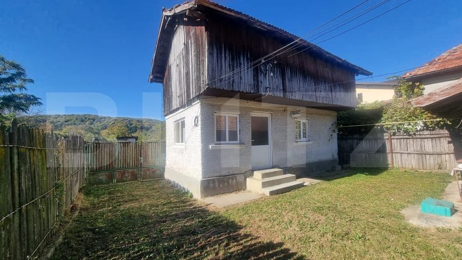 Casă individuală cu 4 camere cu Canalizare în Măgureni