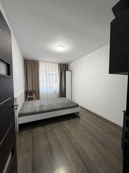 Casă cu 4 camere în Roșu