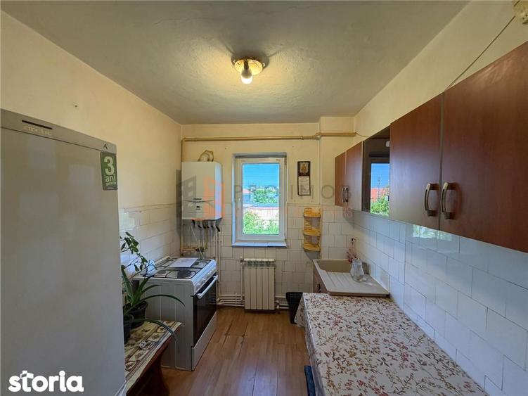 Apartament cu 2 camere semidecomandat, mobilat în Central