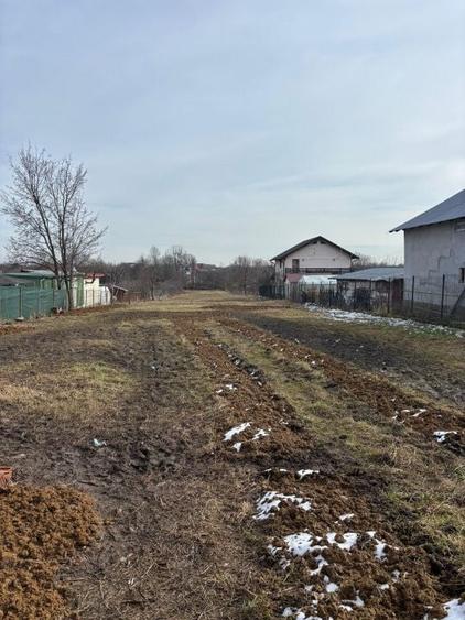 Teren Construcții intravilan de 3054 mp, în Smeura