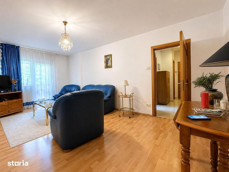Apartament cu 3 camere decomandat în Tineretului