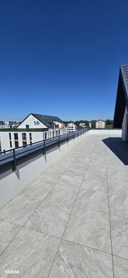 Apartament cu 3 camere în Tractorul
