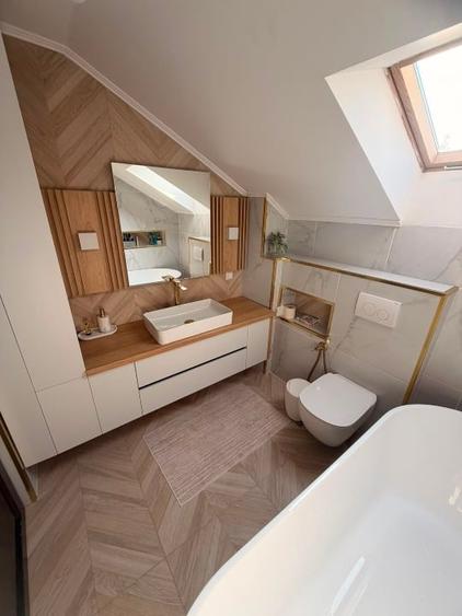 Apartament cu 4 camere semidecomandat, mobilat în Bucium