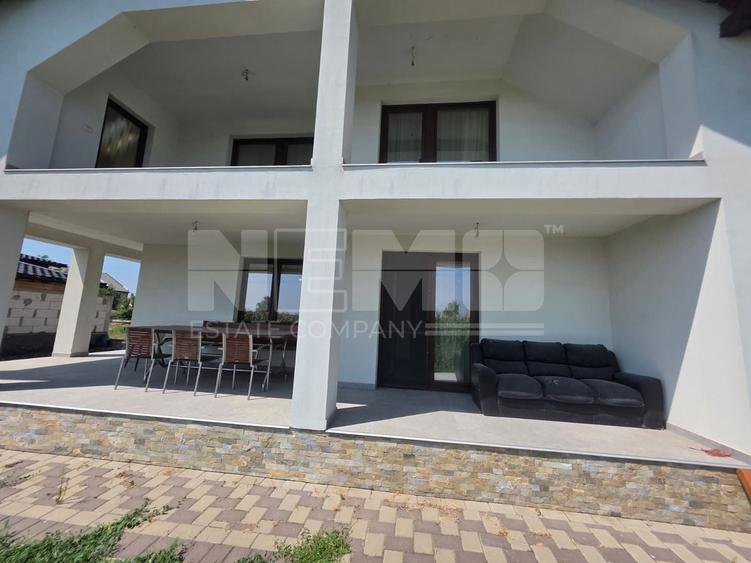 Casă individuală cu 5 camere cu Canalizare în Dumbrăveni