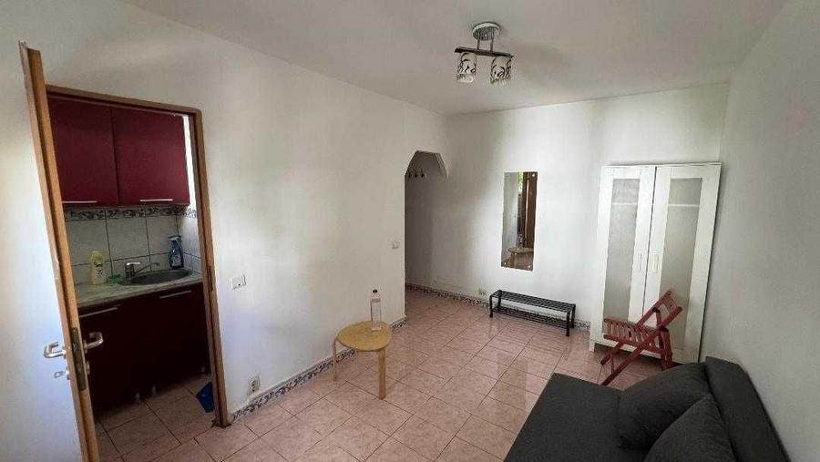 Garsonieră nedecomandată în Exterior Vest