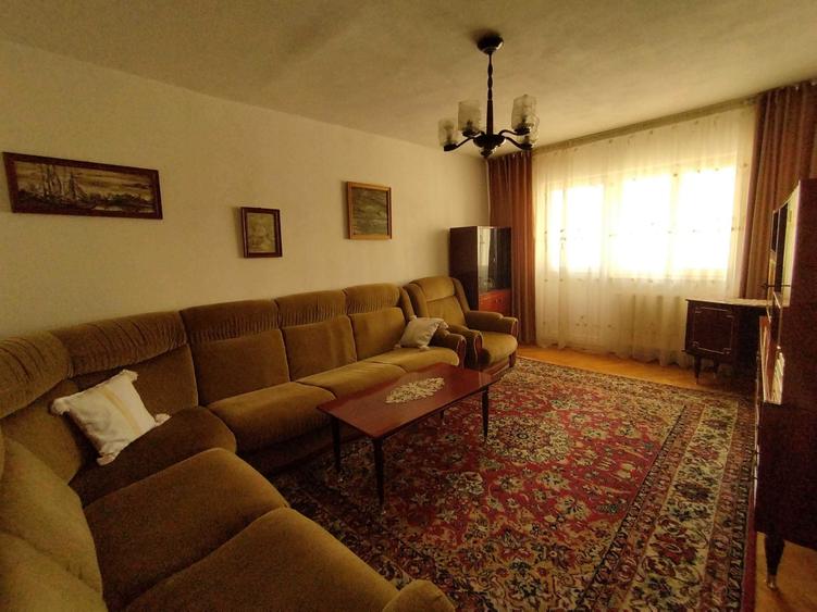 Apartament cu 3 camere decomandat în Ștrand