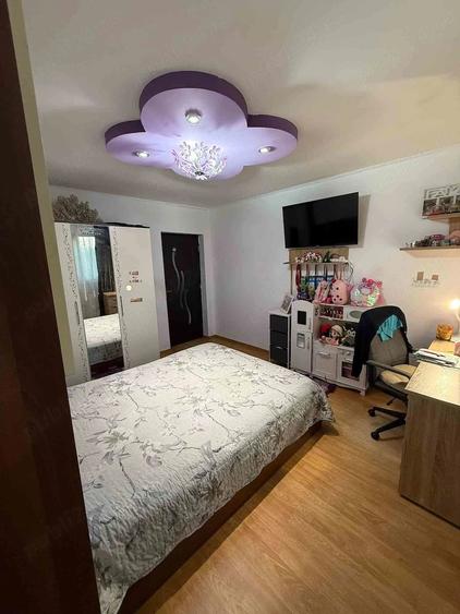 Casă cu Teren 303 Mp în Poarta Albă