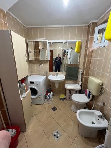 Apartament cu 2 camere decomandat în Săsar