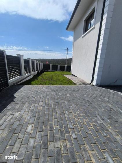 Casă cu 4 camere cu Teren 220 Mp în Cug