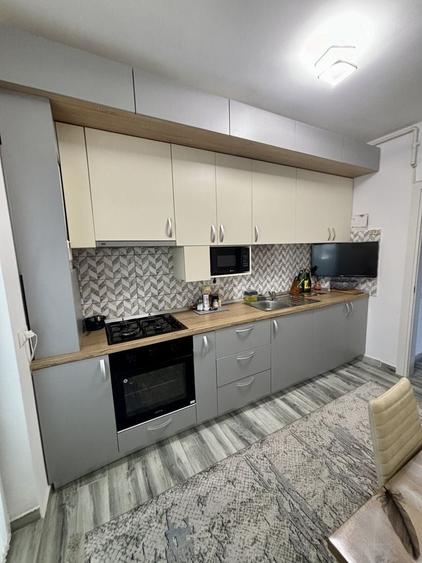 Apartament cu 2 camere decomandat în Runcu