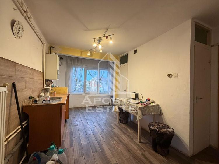 Apartament cu 2 camere decomandat în Soarelui