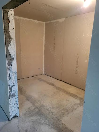 Apartament cu 2 camere nedecomandat în Central