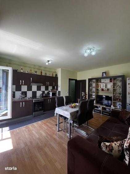 Apartament cu 3 camere decomandat în Gușterița