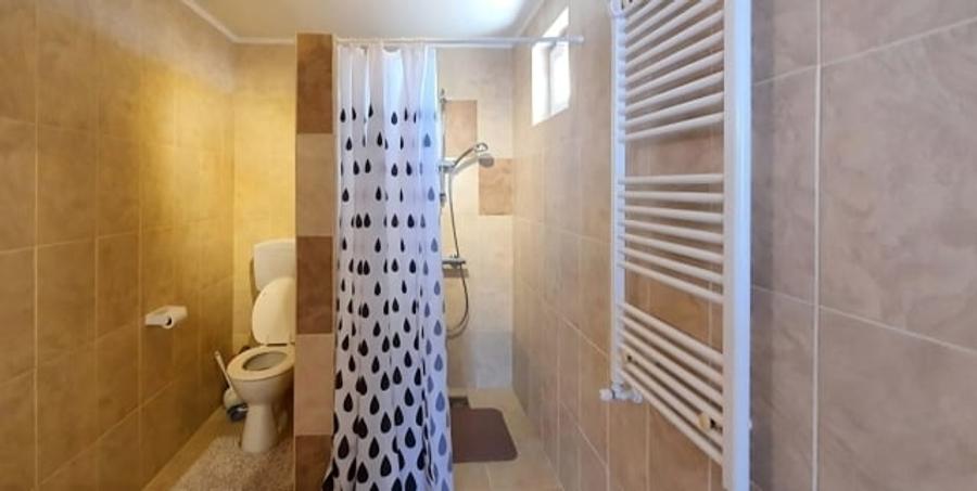 Casă cu 3 camere cu Teren 547 Mp în Central