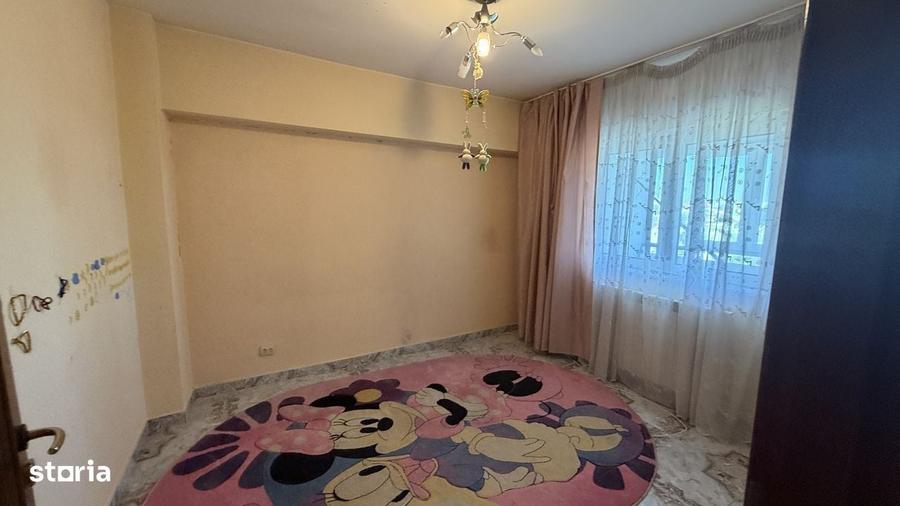 Apartament cu 4 camere în Calea Călărașilor