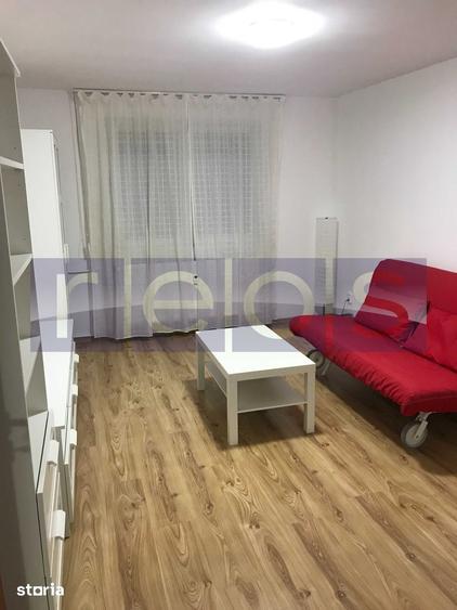 Apartament cu 3 camere decomandat în Tei
