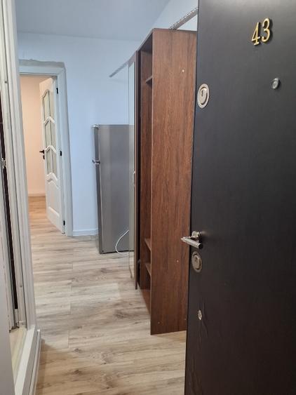 Apartament cu 2 camere semidecomandat, mobilat în Rahova
